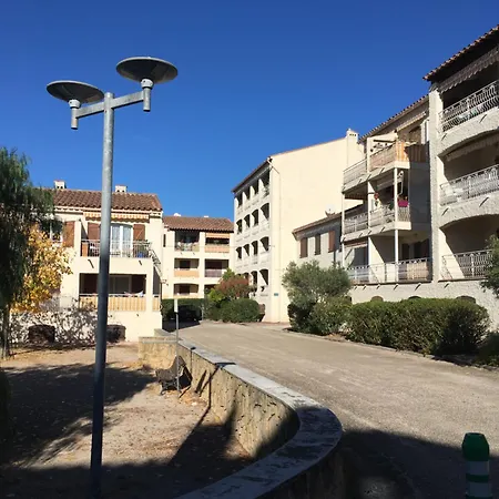 Proche شقة